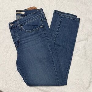 Upcycle these Classic Women's Levi’s Denim Jeans!